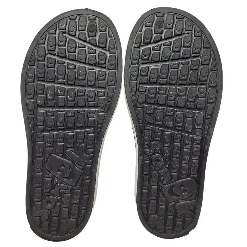 Sanuk lil walker